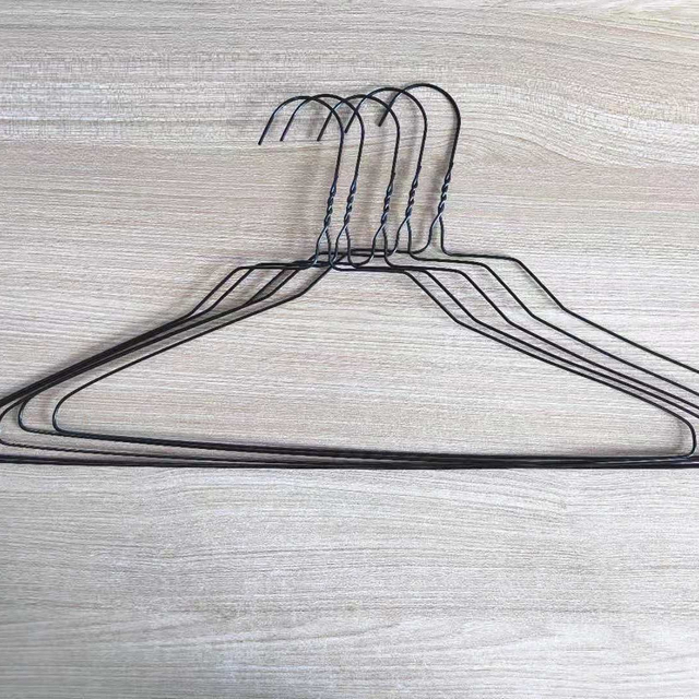 18Inch Powder Coated Shirt Hanger