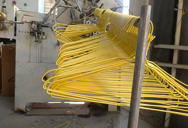 dry cleaning hanger supplier
